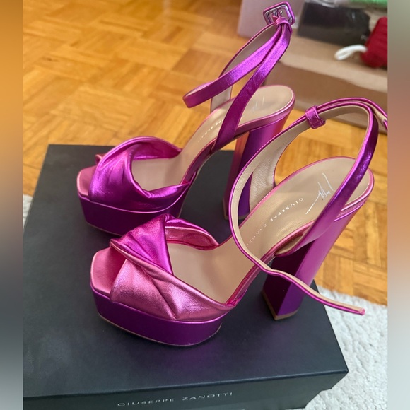 Giuseppe Zanotti Women's Pink Platform Heels - Picture 2 of 8